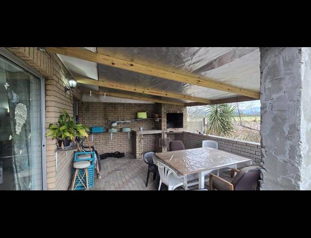 4 BEDROOM HOUSE FOR SALE IN KLEIN BRAK RIVIER